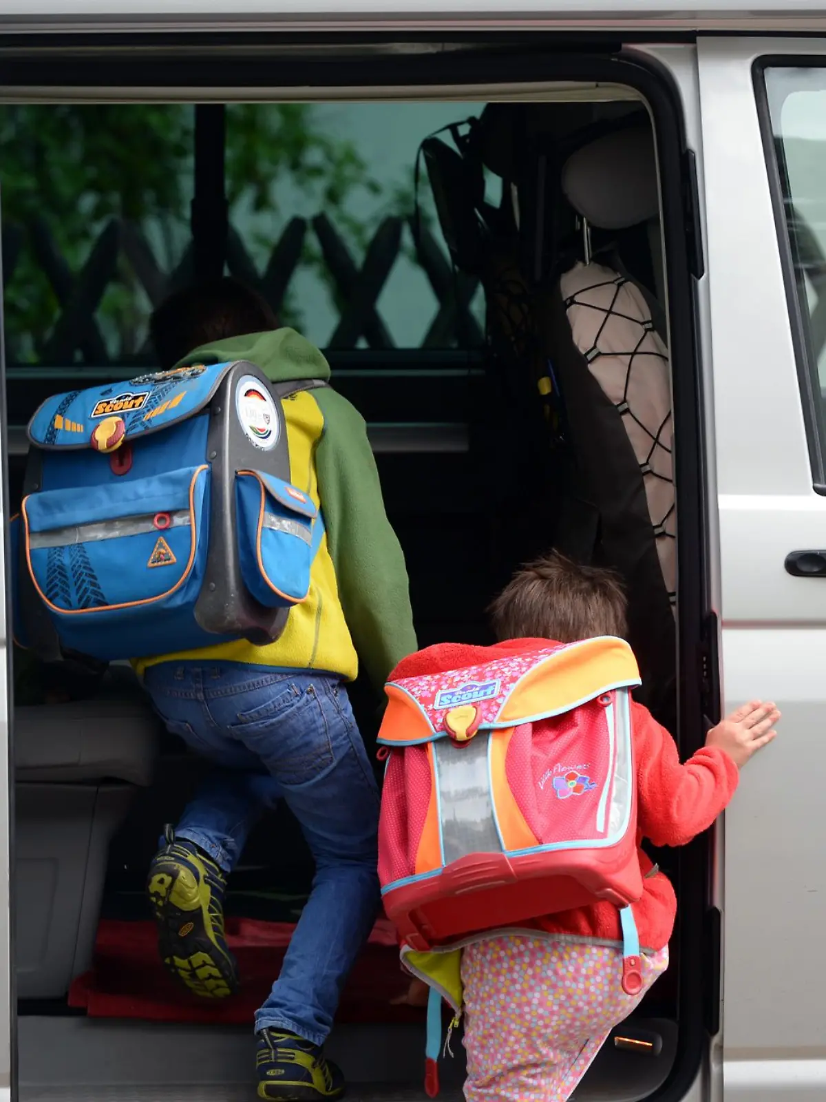 Bild zu: "Jedes vierte Grundschulkind kommt mit dem „Elterntaxi”"