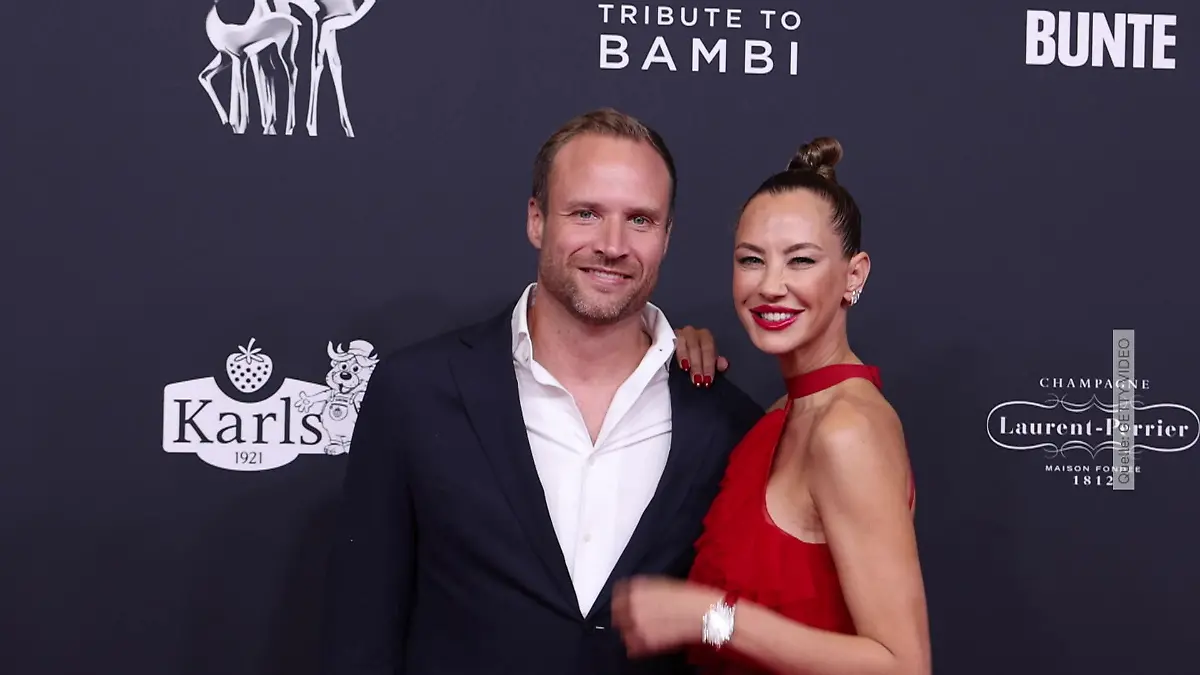 Sandy-Meyer Wölden zeigt sich erstmals mit ihrer neuen Liebe Pärchenpremiere in Berlin
