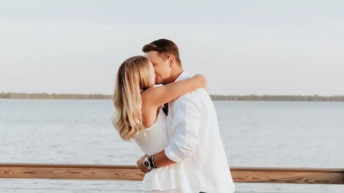 Brock Purdy (23) knutscht seine Verlobte Jenna Brandt