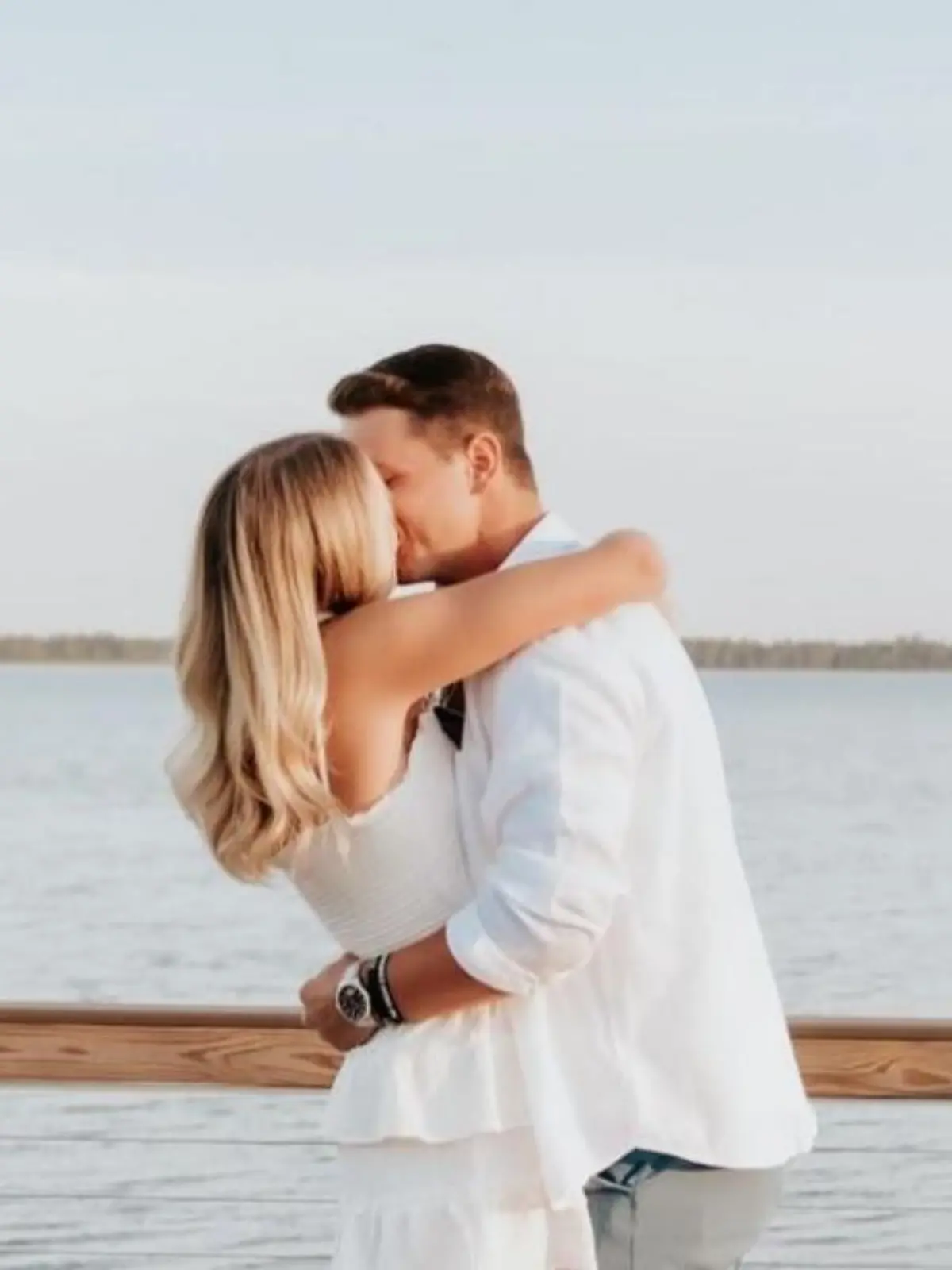 Brock Purdy (23) knutscht seine Verlobte Jenna Brandt