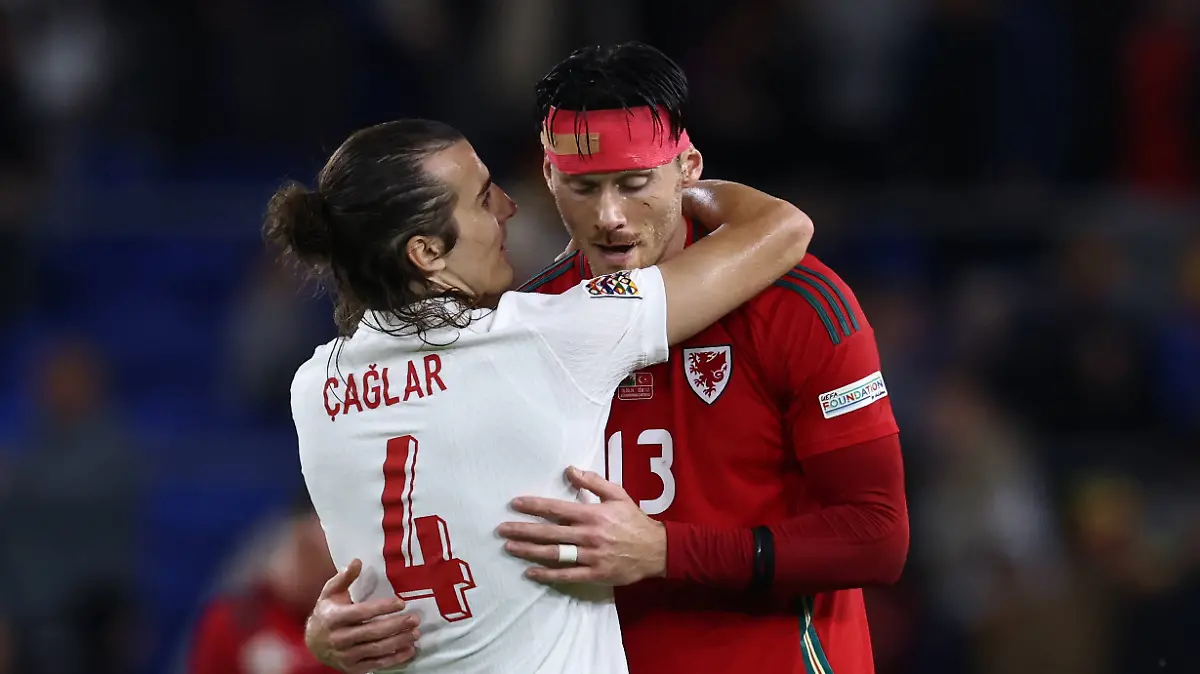 Caglar Söyüncü und Kieffer Moore