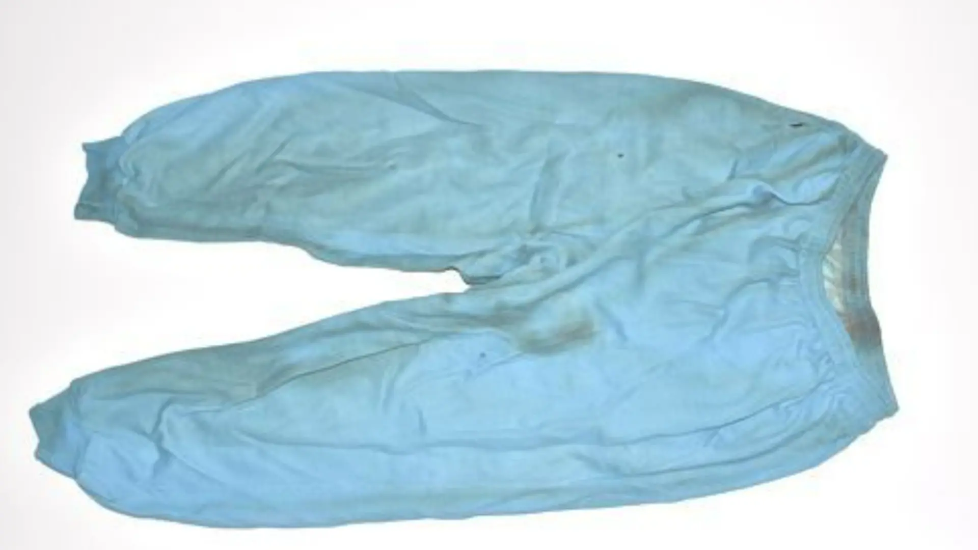 Eine hellblaue Jogginghose.