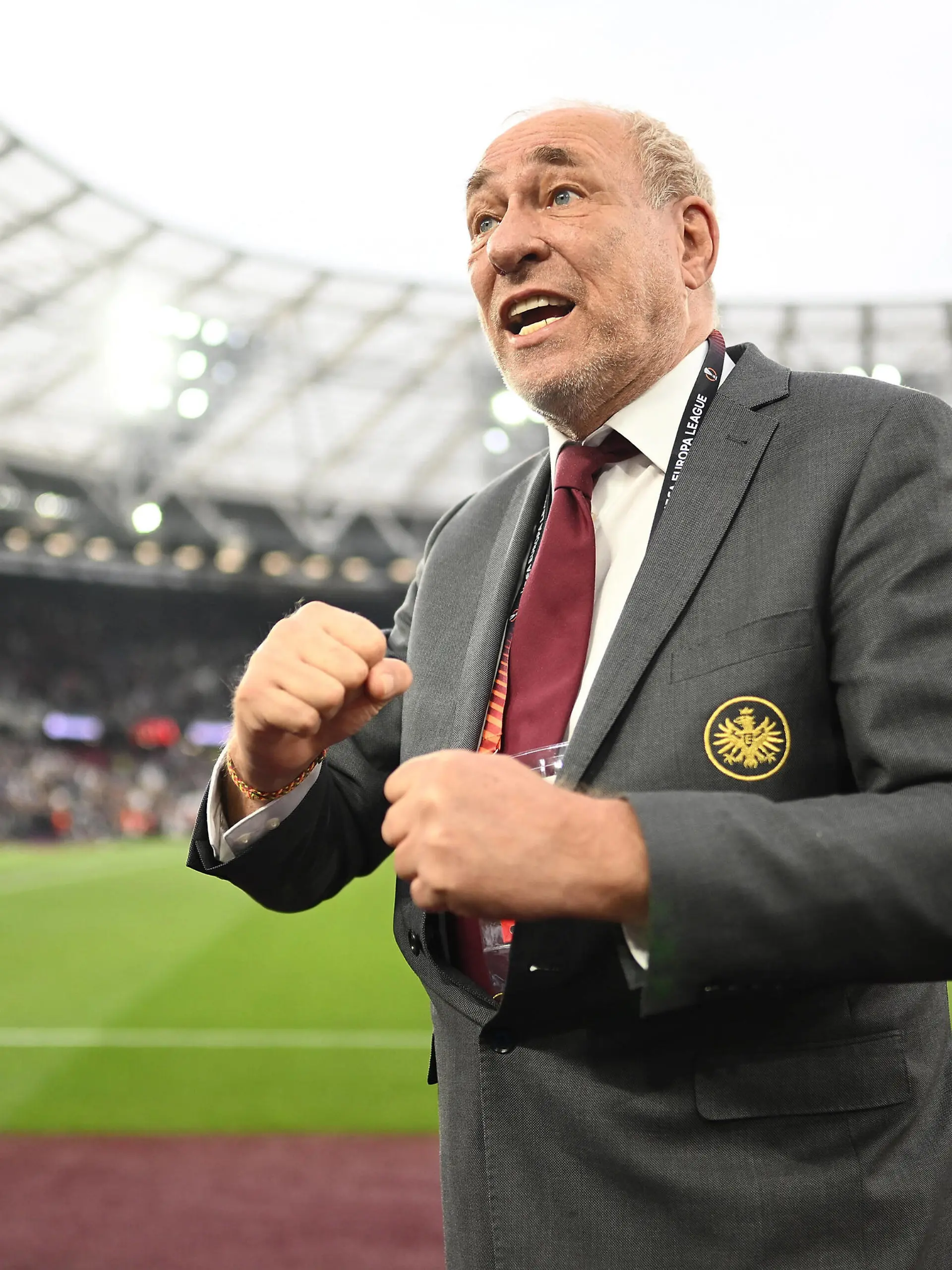 Sport Bilder des Tages 28.04.2022, xkvx, Fussball UEFA Europa League, West Ham United - Eintracht Frankfurt emspor, v.l. Praesident Peter Fischer Eintracht Frankfurt DFL/DFB REGULATIONS PROHIBIT ANY USE OF PHOTOGRAPHS as IMAGE SEQUENCES and/or QUASI-VIDEO London *** 28 04 2022, xkvx, football UEFA Europa League, West Ham United Eintracht Frankfurt emspor, v l President Peter Fischer Eintracht Frankfurt DFL DFB REGULATES PROHIBIT ANY USE OF PHOTOGRAPHS as IMAGE SEQUENCES and or QUASI VIDEO London