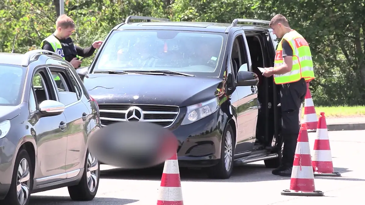 Druck auf den Kanzler wächst Merz stellt Scholz Asyl-Ultimatum