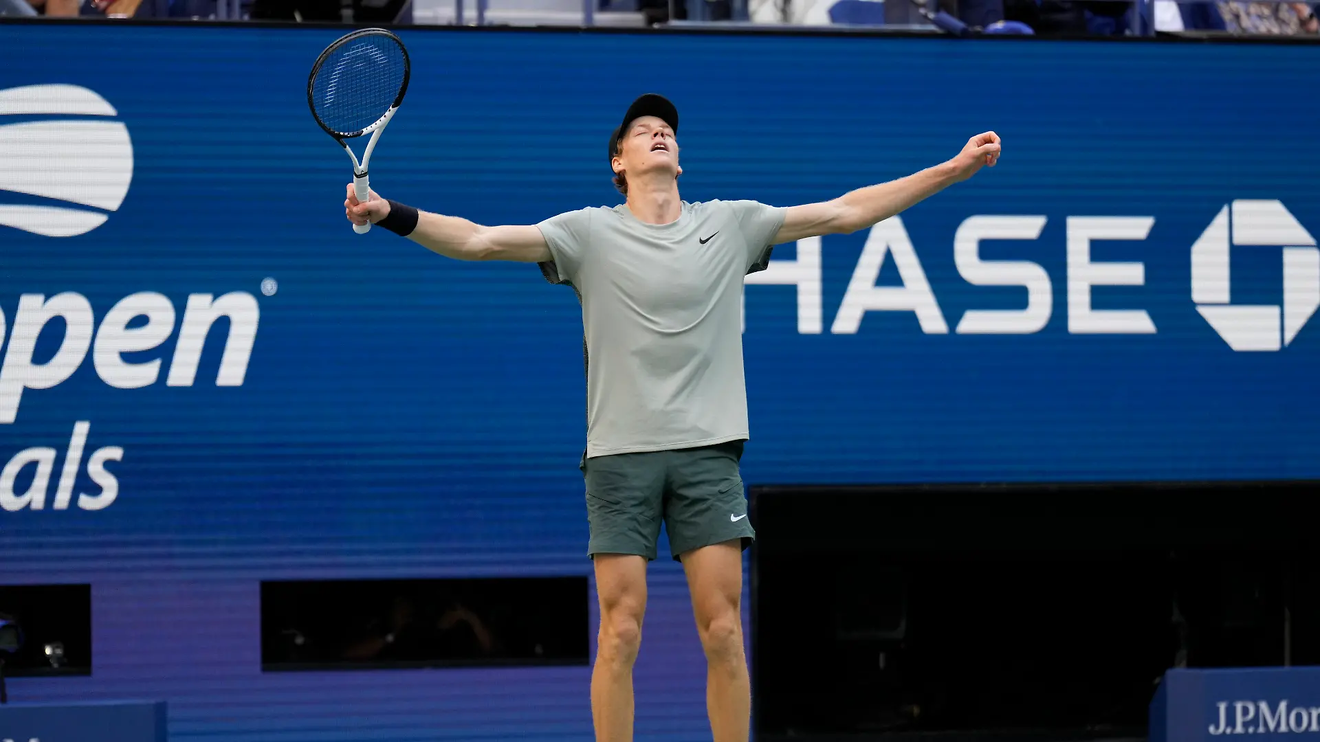 Jannik Sinner widmet seinen US-Open-Sieg einem geliebten Menschen.