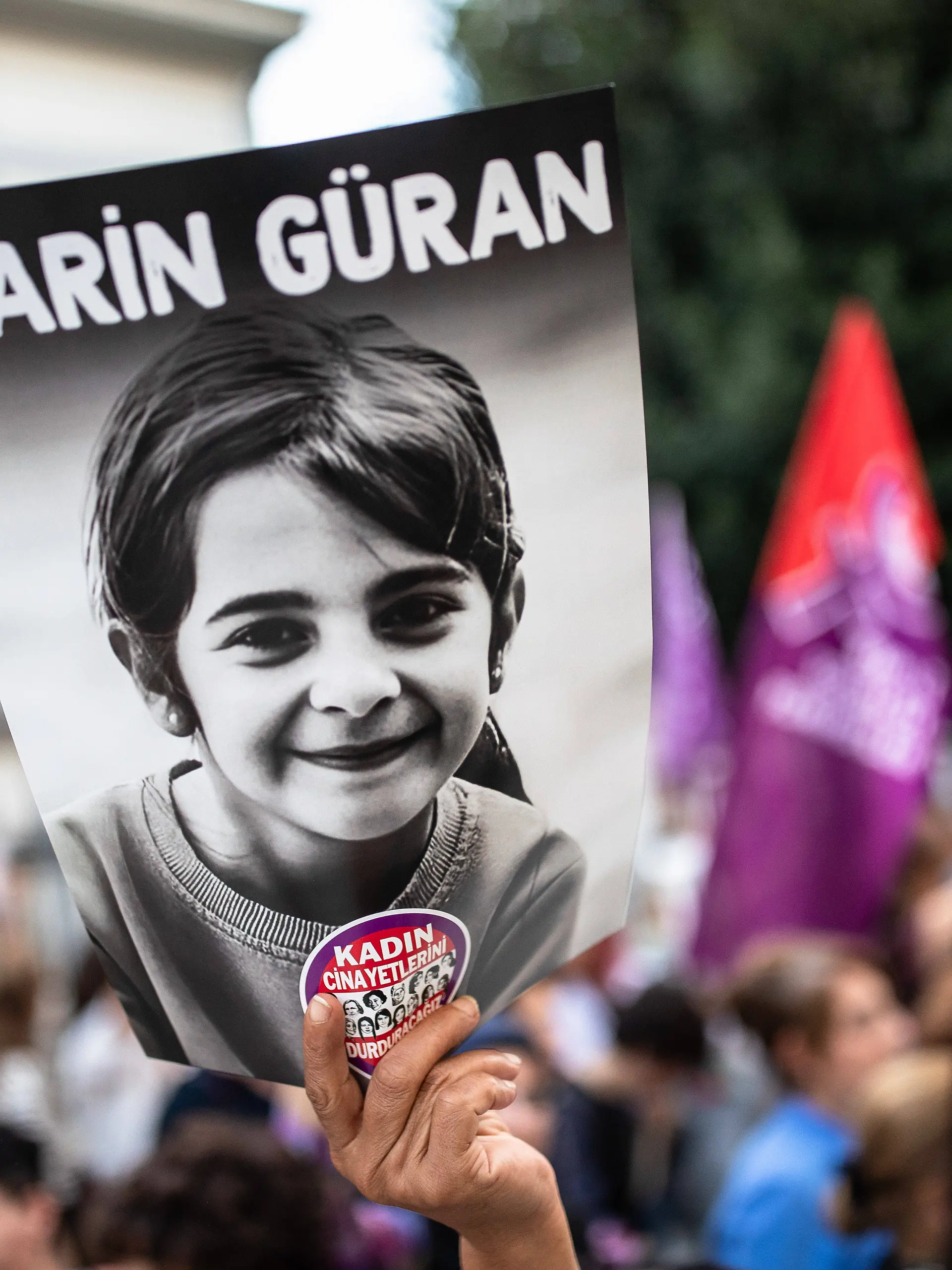 In vielen türkischen Städten, wie hier in Istanbul, kommt es nach dem Tod der achtjährigen Narin zu Demonstrationen.