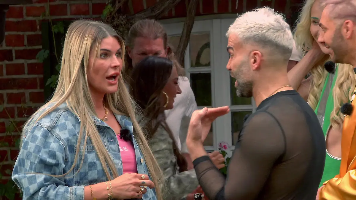 Sommerhaus: Gloria wird von Rafi Rachek aufgeklärt