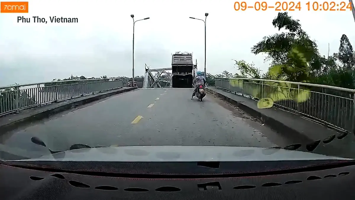 Super-Taifun in Vietnam brengt Bridges naar Einsturz Viele Vermisste durch "Yagi"