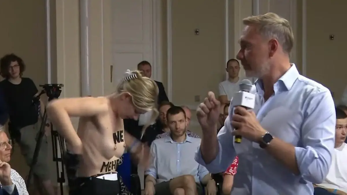 Nackt-Protest stört Veranstaltung van Christian Lindner Protest voor Frauensicherheit