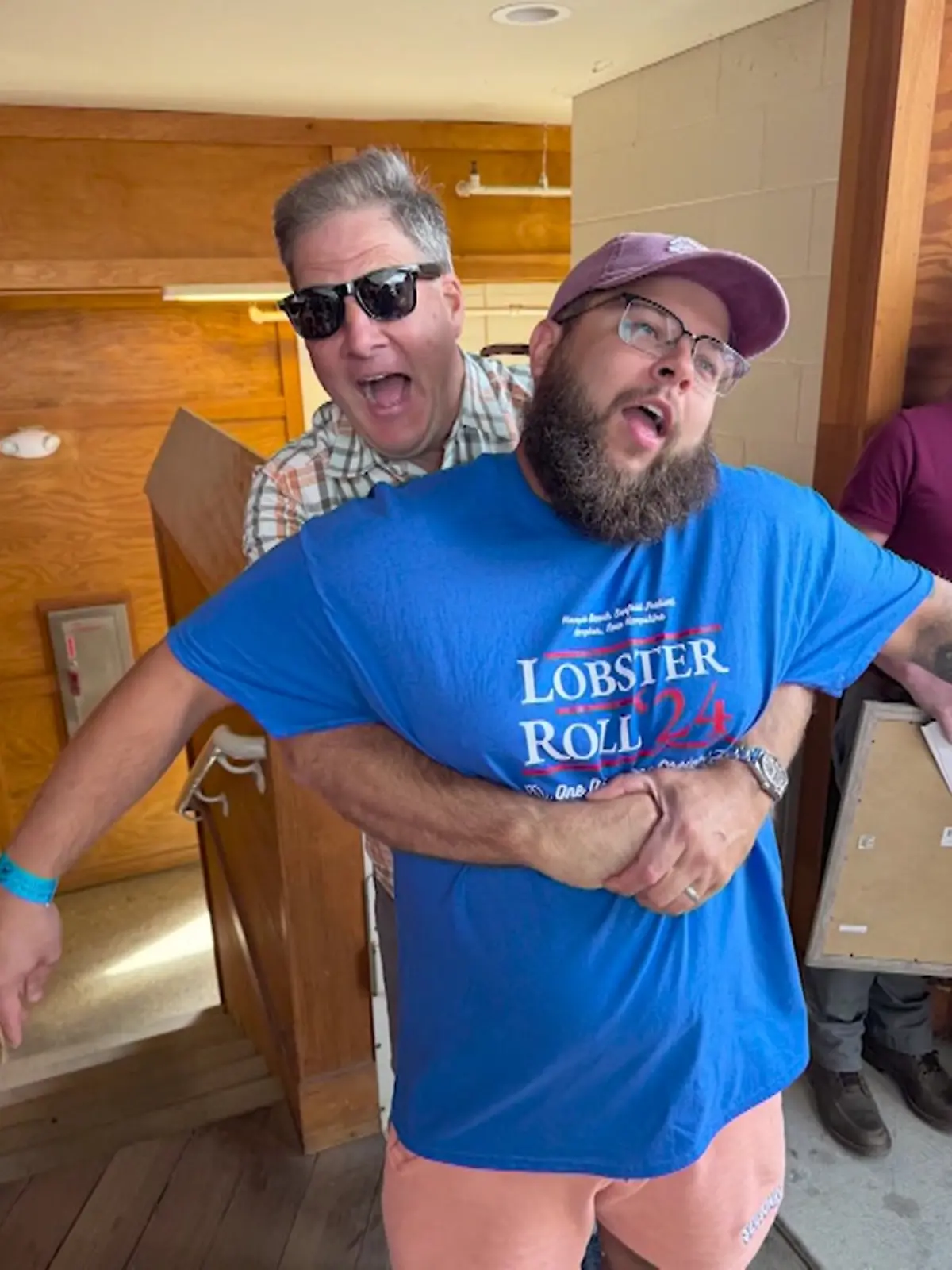 Gouverneur Chris Sununu und Wettesser Christian Moreno 