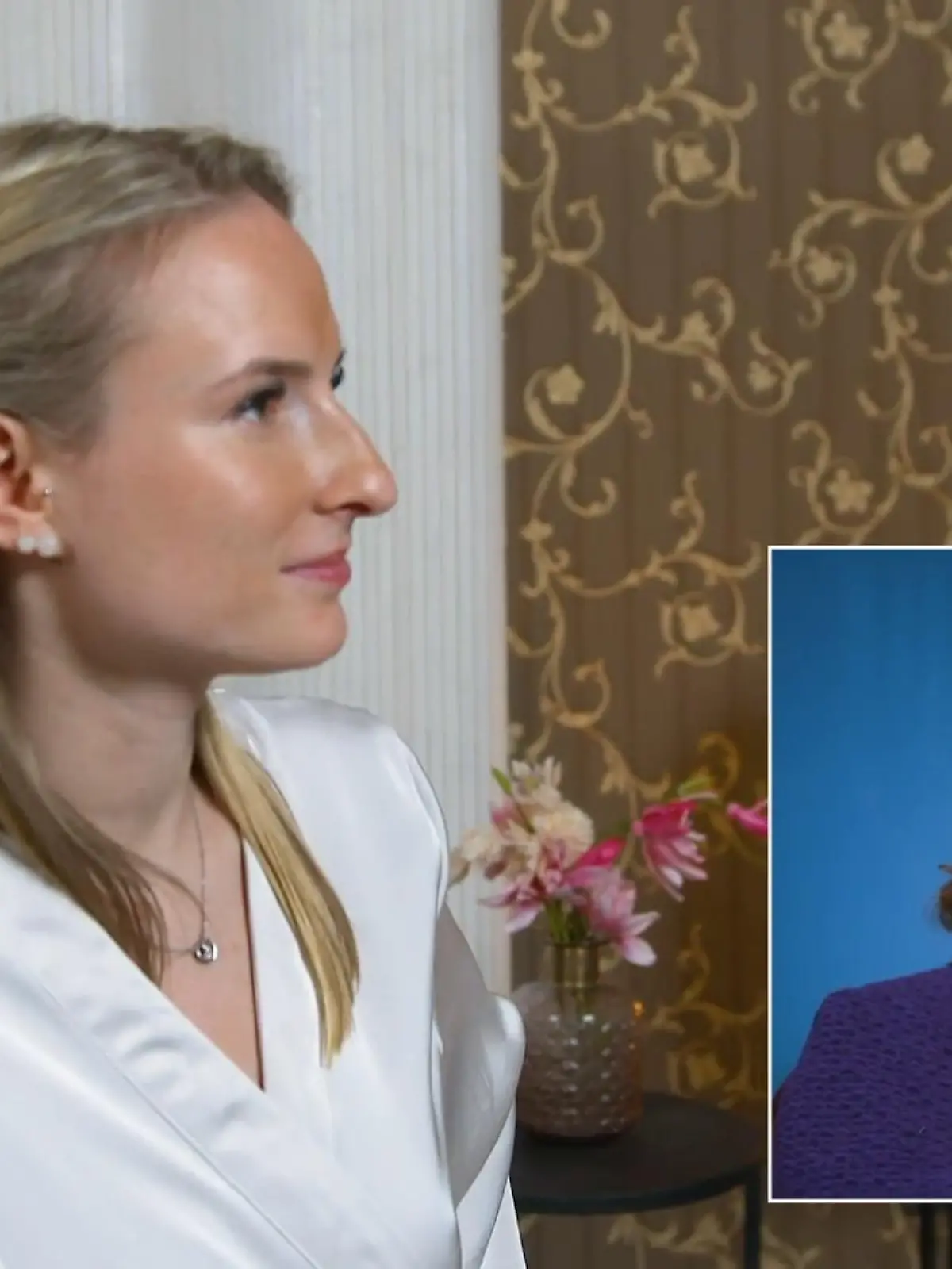 Bild zu: "Elaine entscheidet sich erneut für einen Einteiler"