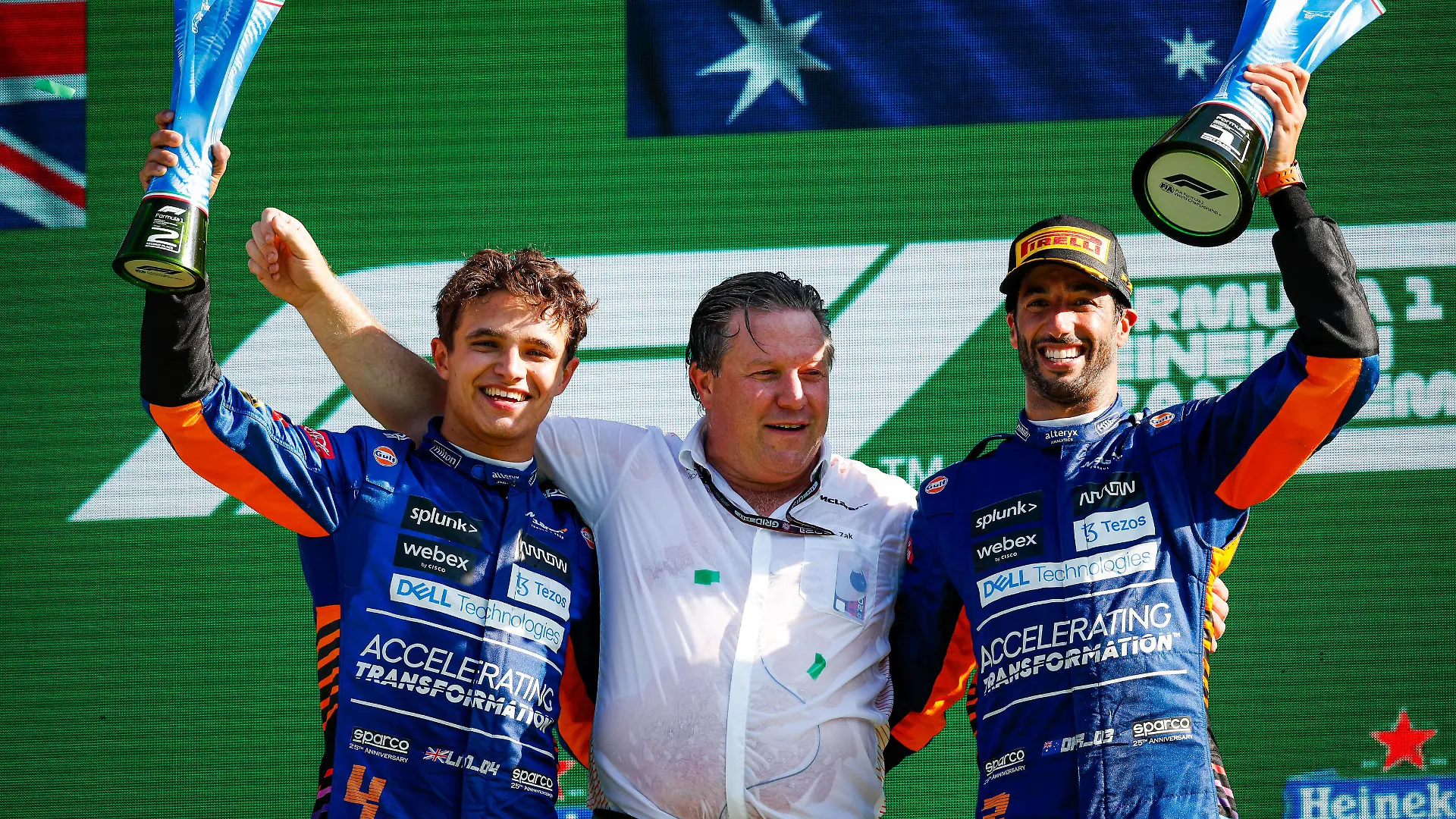  NORRIS Lando gbr, McLaren MCL35M, BROWN Zak usa, Chief People & IT Officer of McLaren Racing, RICCIARDO Daniel aus, McLaren MCL35M, podium during the Formula 1 Heineken Gran Premio D italia 2021, Italian Grand Prix, 14th round of the 2021 FIA Formula One World Championship, WM, Weltmeisterschaft from September 9 to 12, 2021 on the Autodromo Nazionale di Monza, in Monza, Italy FORMULE 1 : Grand prix d Italie - Monza - 12/09/2021 DPPI/Panoramic PUBLICATIONxNOTxINxFRAxITAxBEL 20210912_GOODEN__GO02553