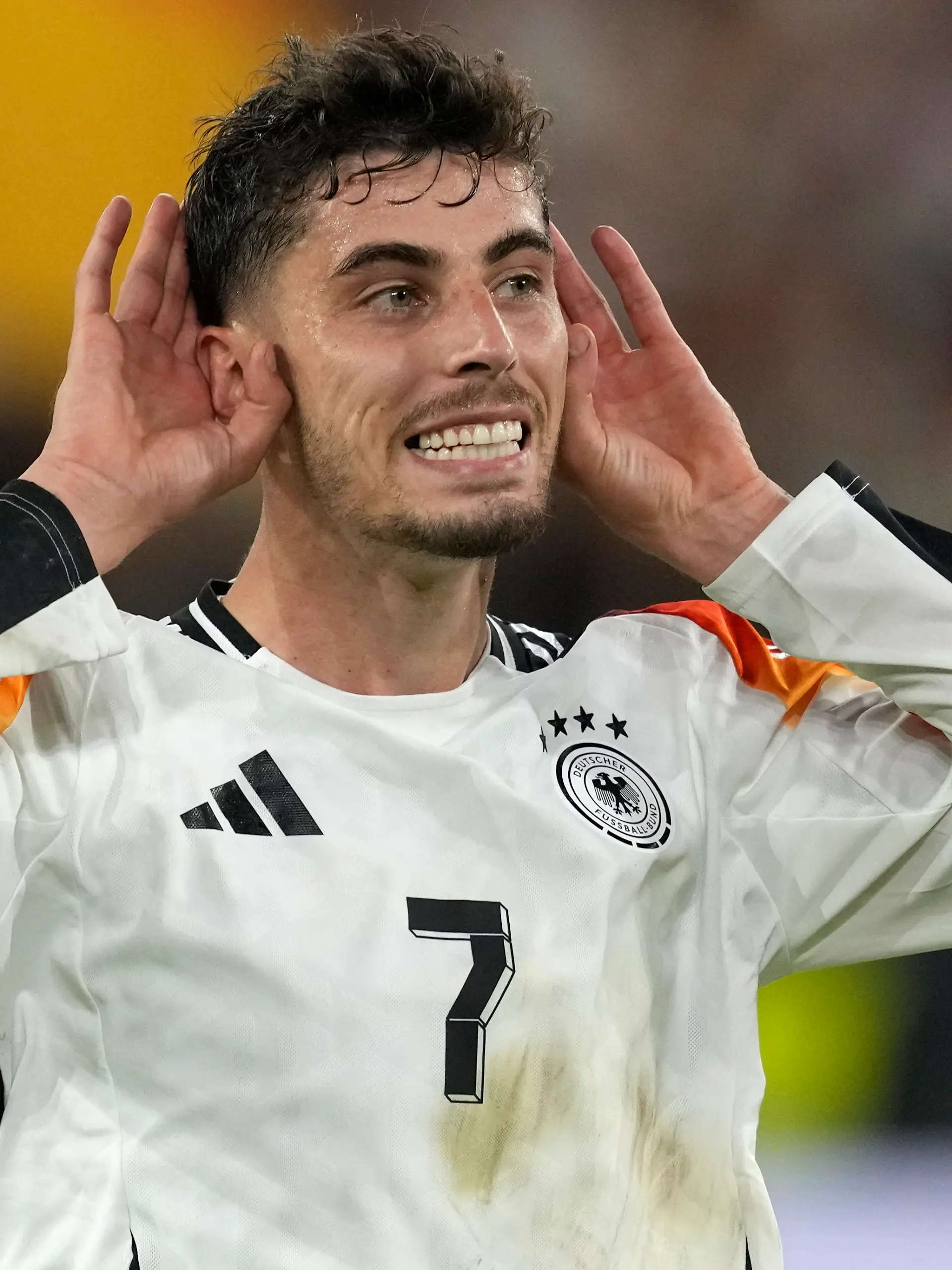 Bild zu: "Kai Havertz im Babyglück"