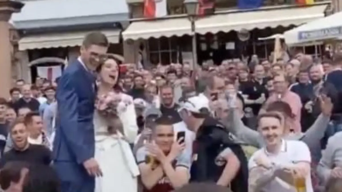 Rauschende Hochzeitsparty auf dem Römerberg.