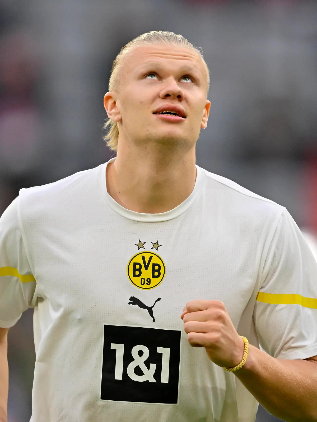  vor Spielbeginn: Aufwaermen Training Erling Haaland Borussia Dortmund BVB 09 FC Bayern Muenchen vs Borussia Dortmund BVB 23.04.2022 DFL REGULATIONS PROHIBIT ANY USE OF PHOTOGRAPHS AS IMAGE SEQUENCES AND/OR QUASI-VIDEO FC Bayern Muenchen vs Borussia Dortmund BVB *** before kickoff warm up training Erling Haaland Borussia Dortmund BVB 09 FC Bayern Muenchen vs Borussia Dortmund BVB 23 04 2022 DFL REGULATES PROHIBIT ANY USE OF PHOTOGRAPHS AS IMAGE SEQUENCES AND OR QUASI VIDEO FC Bayern Muenchen vs Borussia Dortmund BVB