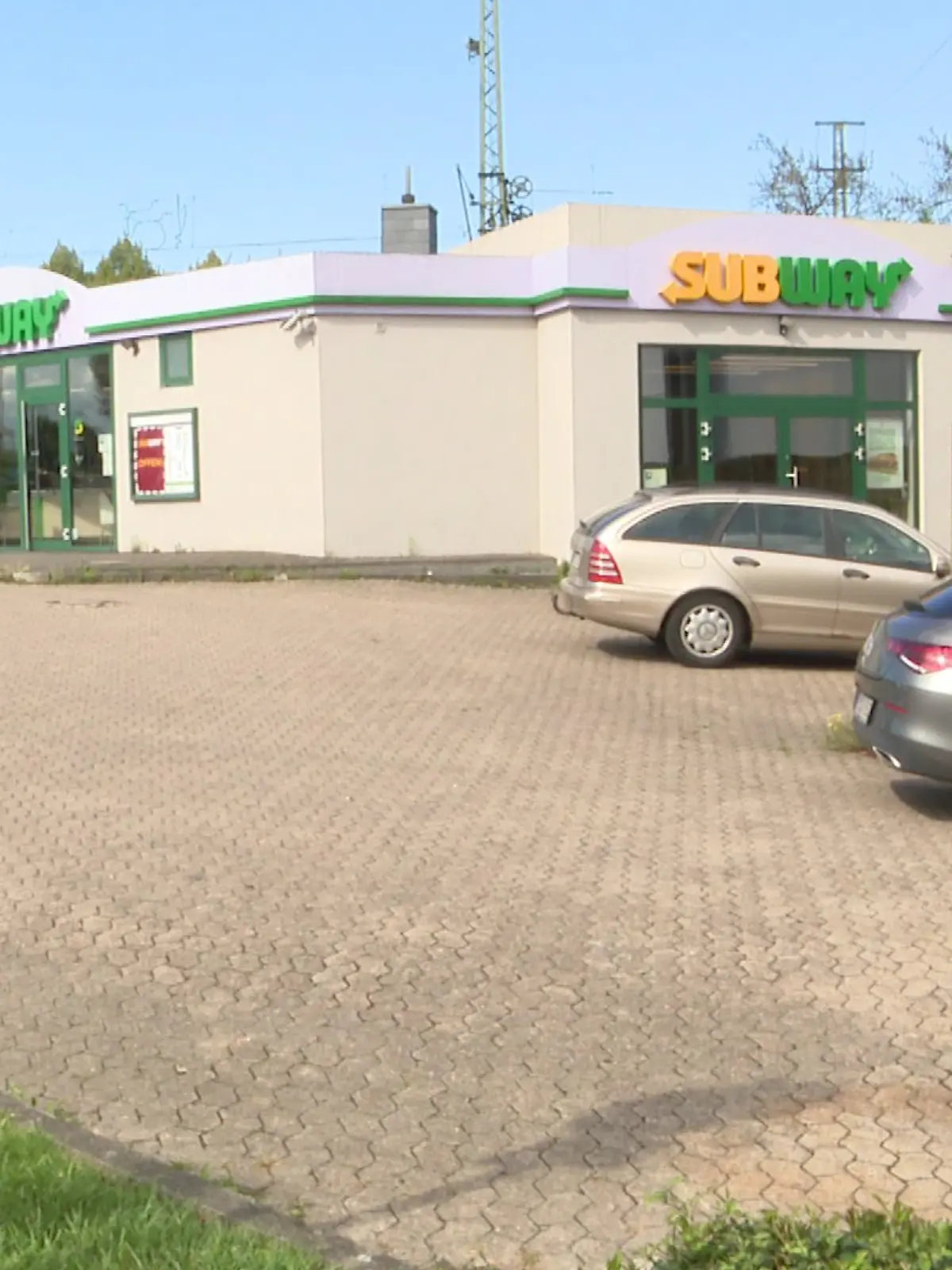 Bild zu: "Sieben Personen vergewaltigen junge Frau (18) - Hausdurchsuchungen erhärten Anfangsverdacht!"
