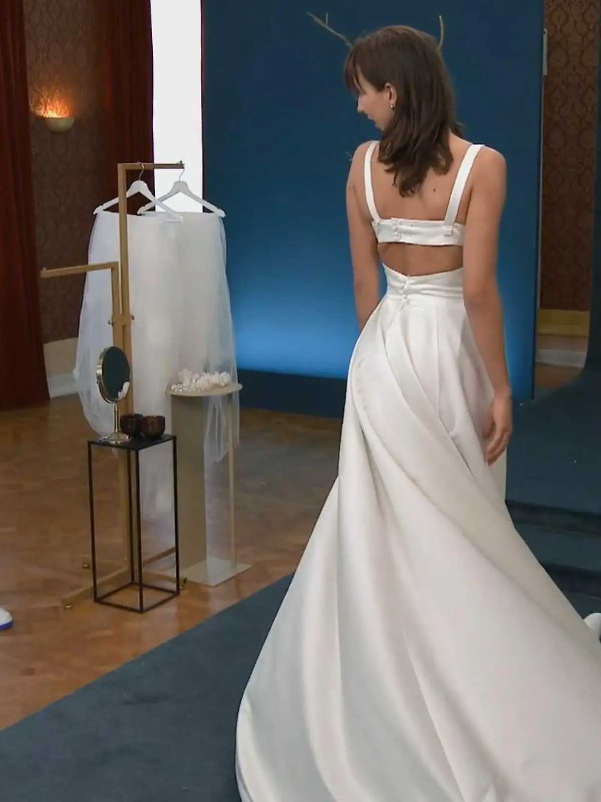 Bild zu: "Neat und Süley ziehen mit ihren Kleidern nach"