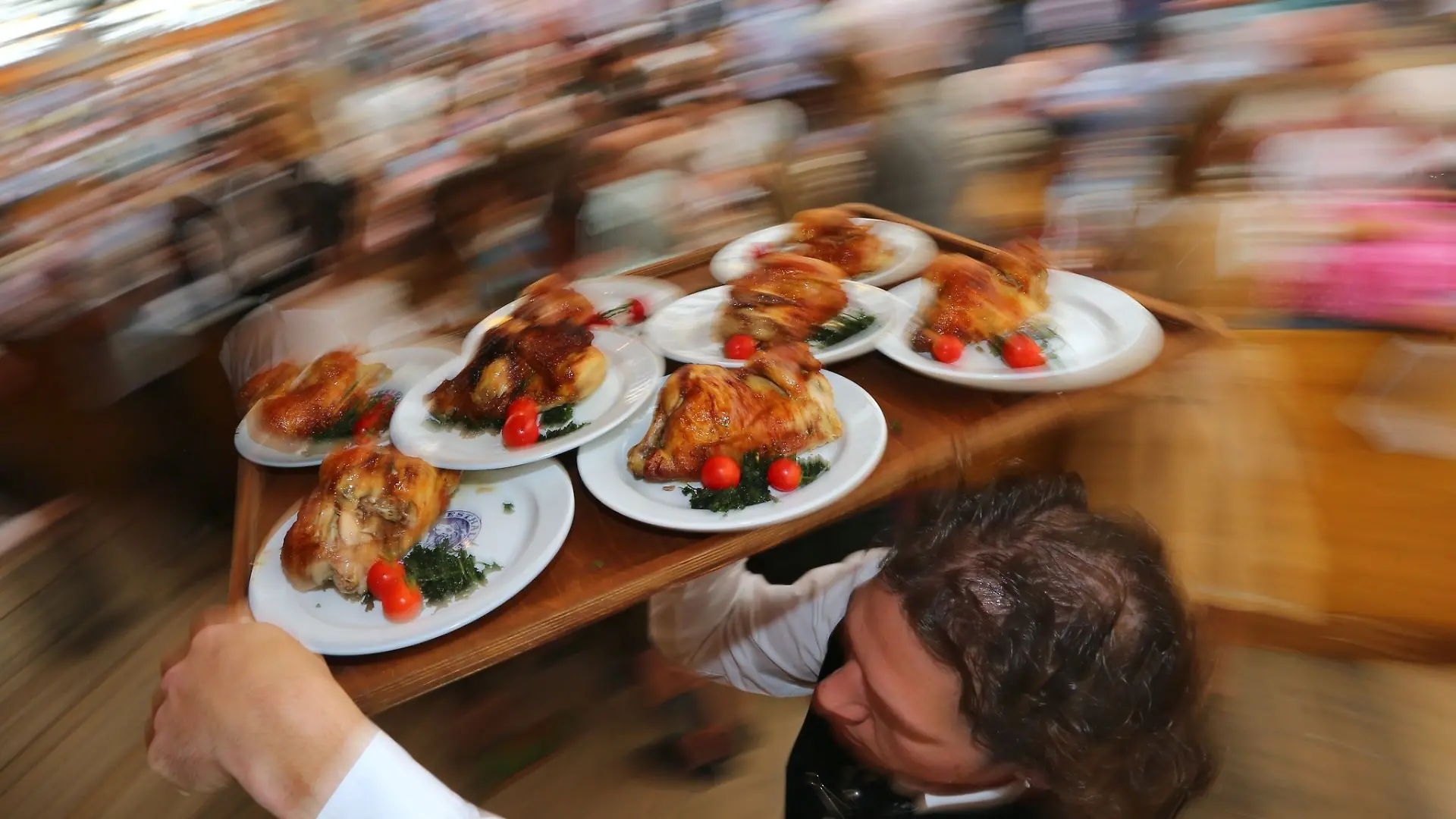 Wirte wollen die Chancen zu mehr Ökoprodukten - etwa Bio-Hendl - auf dem Oktoberfest prüfen. (Archivfoto)