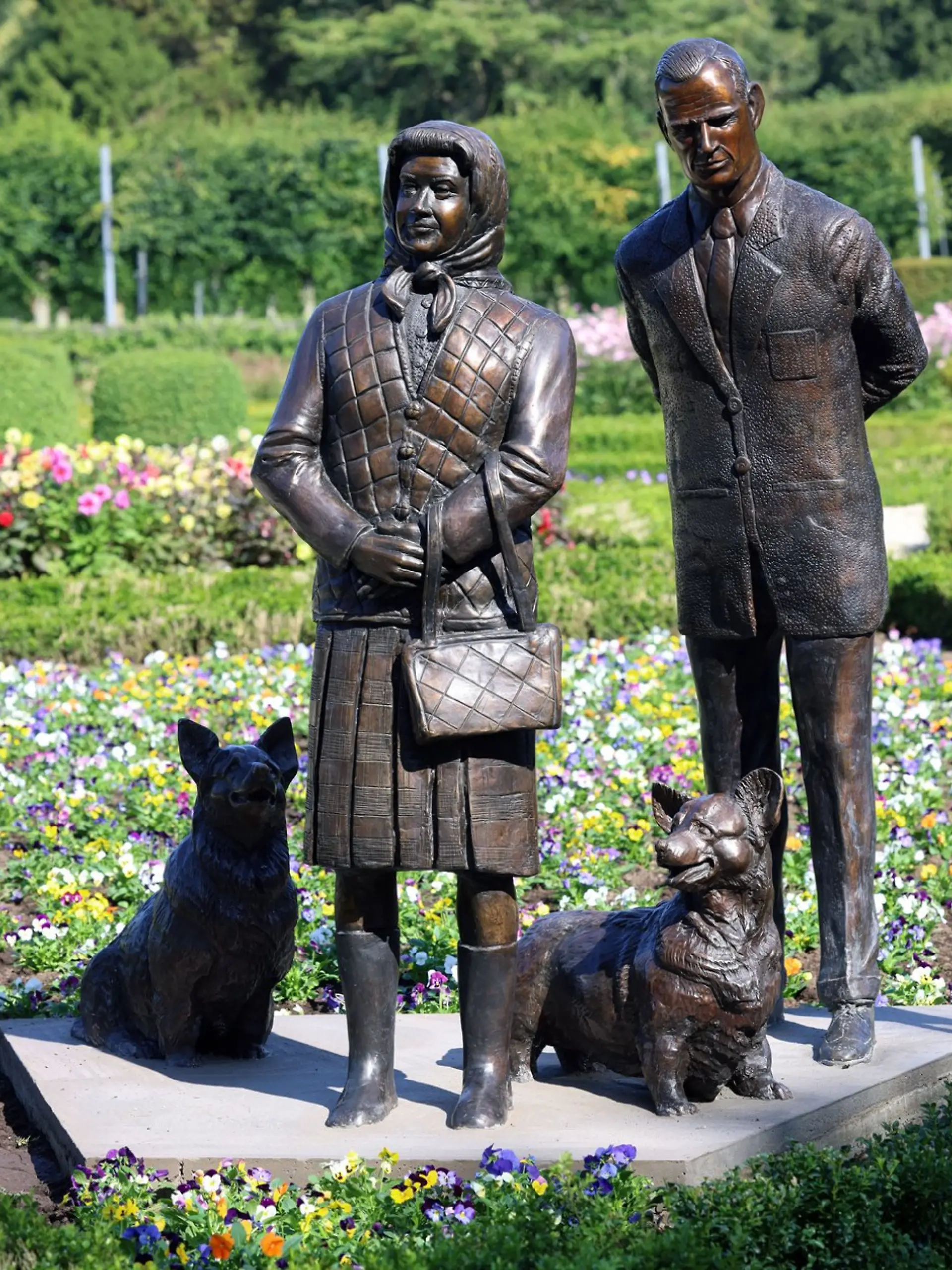 Statue von Queen Elizabeth in Antrim