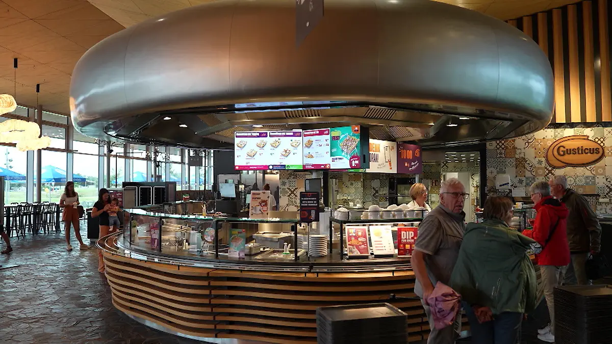 40 Autobahnraststätten im ADAC Check. Keine schneidet 