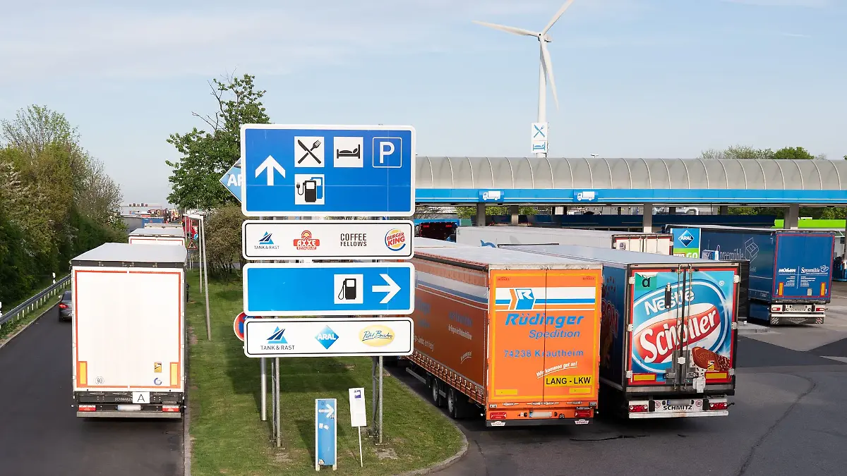 Bei einem Raststättentest sind die hessischen Anlagen als «ausreichend» bewertet worden. (Symbolbild)