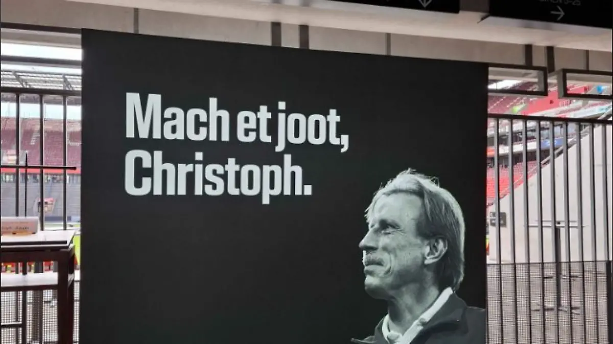 Mit einer Trauerfeier im Stadion des 1. FC Köln nehmen zahlreiche Fußball-Größen, Freunde und Fans Abschied von Trainer-Legende Christoph Daum. 