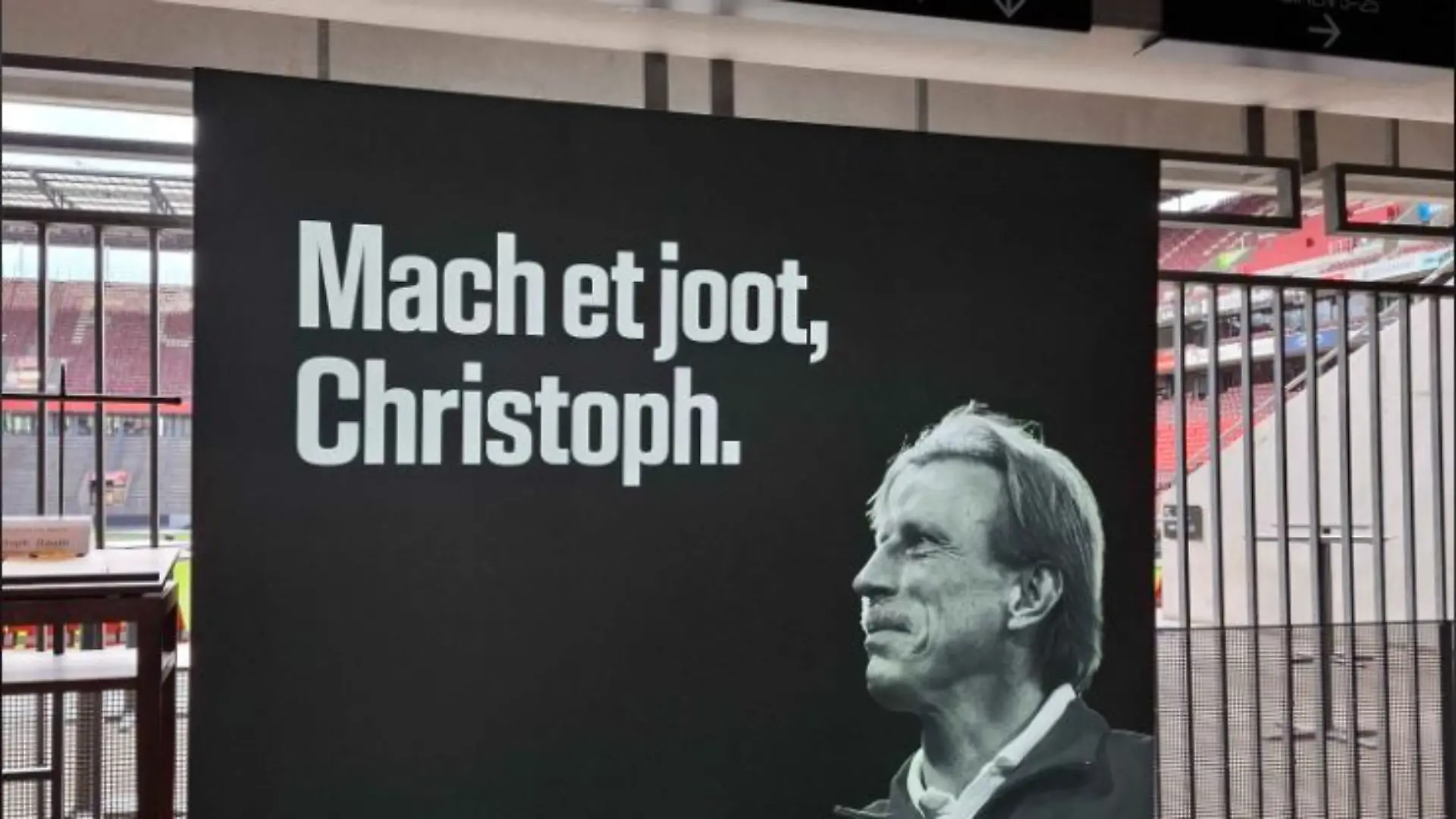 Mit einer Trauerfeier im Stadion des 1. FC Köln nehmen zahlreiche Fußball-Größen, Freunde und Fans Abschied von Trainer-Legende Christoph Daum.