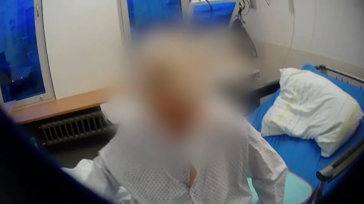 Rentner trotz Hirnblutung aus Charité entlassen Weil Ärzte nur im OP arbeiten?