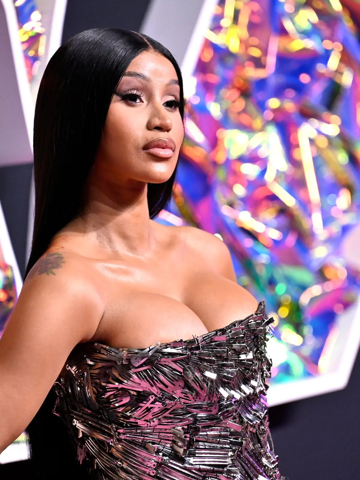 Bild zu: "Medizinischer Notfall bei Cardi B"
