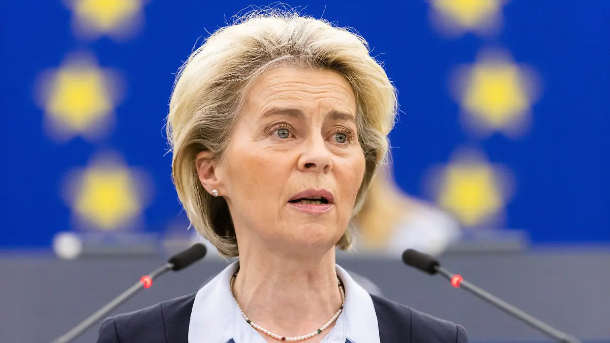 ARCHIV - 06.04.2022, Frankreich, Straßburg: Ursula von der Leyen (CDU, Mitglied der Fraktion EVP), Präsidentin der Europäischen Kommission, spricht auf der Plenarsitzung des Europäischen Parlaments. Der Lieferstopp russischen Gases an EU-Länder trifft die Union nach Angaben von Kommissionspräsidentin Ursula von der Leyen nicht unerwartet. (zu dpa "Von der Leyen zu Gas-Lieferstopp Russlands: «Wir sind vorbereitet»") Foto: Philipp von Ditfurth/dpa +++ dpa-Bildfunk +++