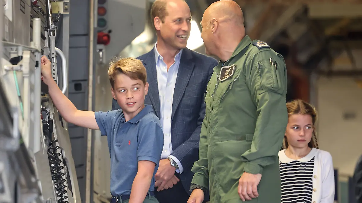 Prinz George lernt schon mit 11 Jahren Fliegen