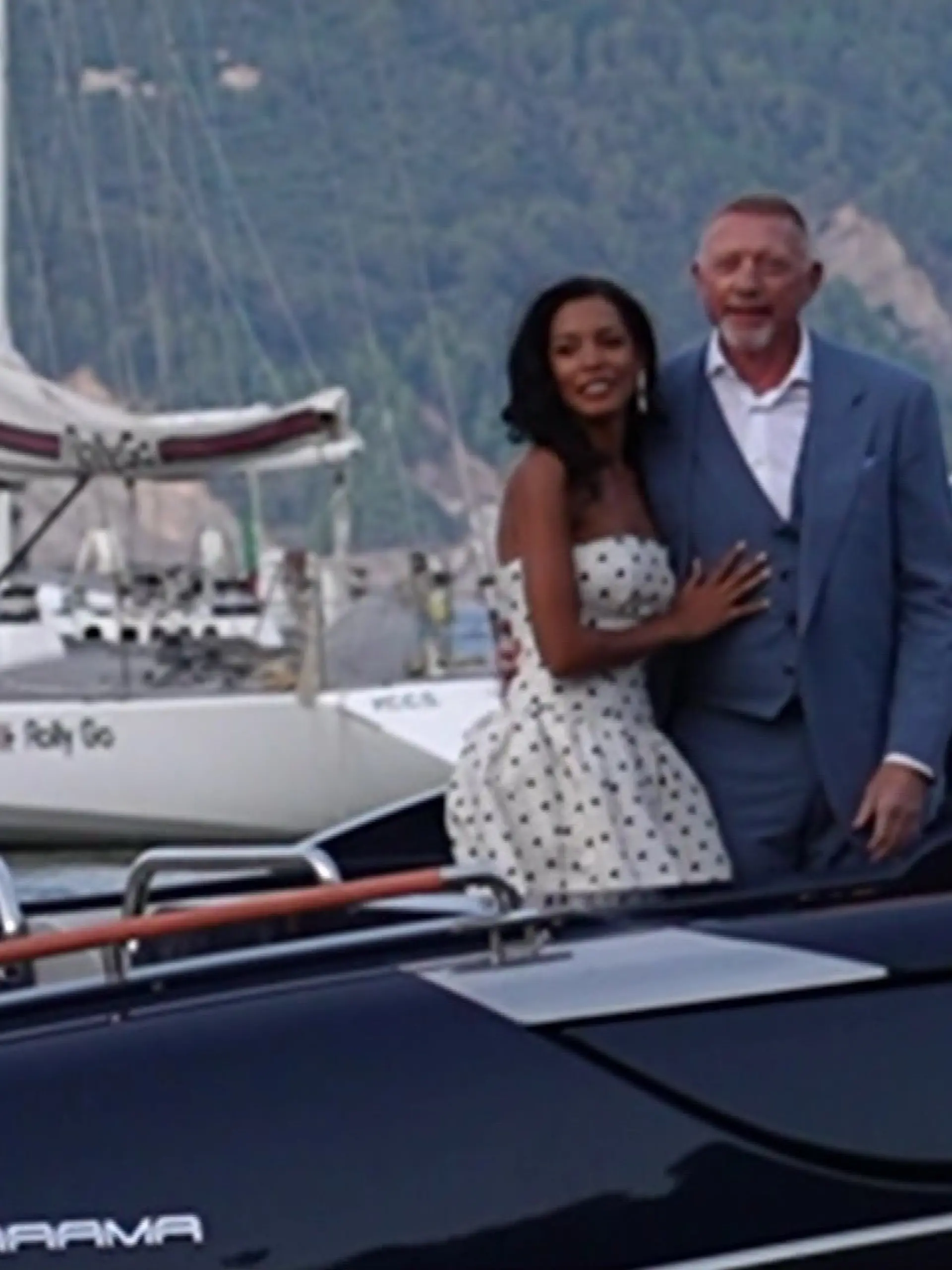 Bild zu: "Hier schippern Boris Becker und seine Lilian ins Liebesglück"