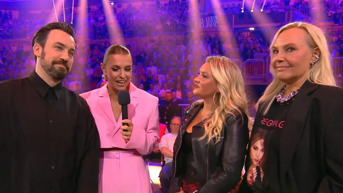 Ein Trio, das so nur Stefan Raab zusammenbringt Evelyn Burdecki, Natascha Ochsenknecht, Jan Köppen