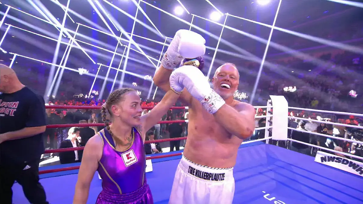 Regina Halmich besiegt Stefan Raab