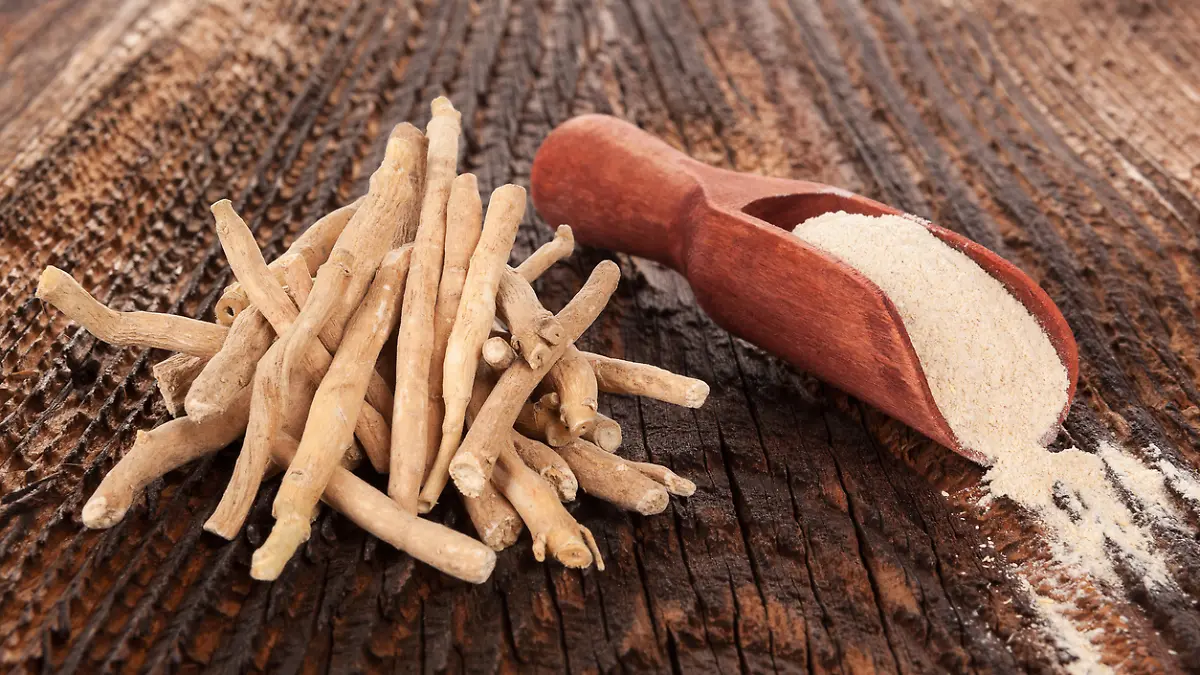 Ashwagandha-Wurzeln und Puder gelten als Super-Food. Doch wissenschaftlich belegt ist das nicht!