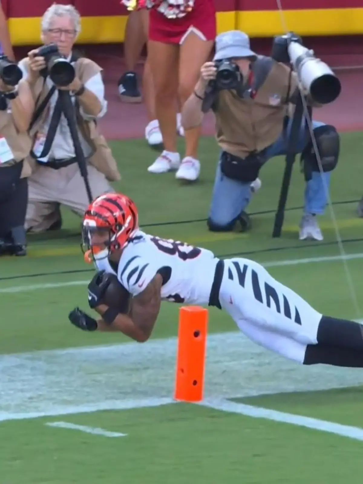 Bild zu: "NFL-Star mit magischem Tanz-Touchdown!"