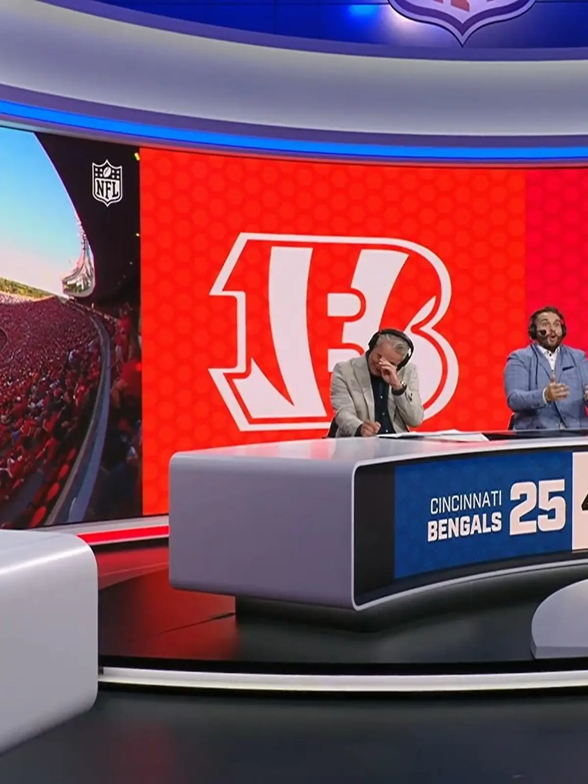 Bild zu: "Bartwichse-Lacher im RTL-NFL-Studio"