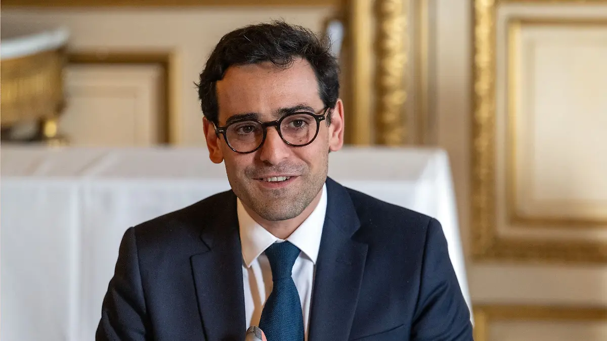 Frankreich schlägt Außenminister Stephane Sejourne für die EU-Kommission vor.