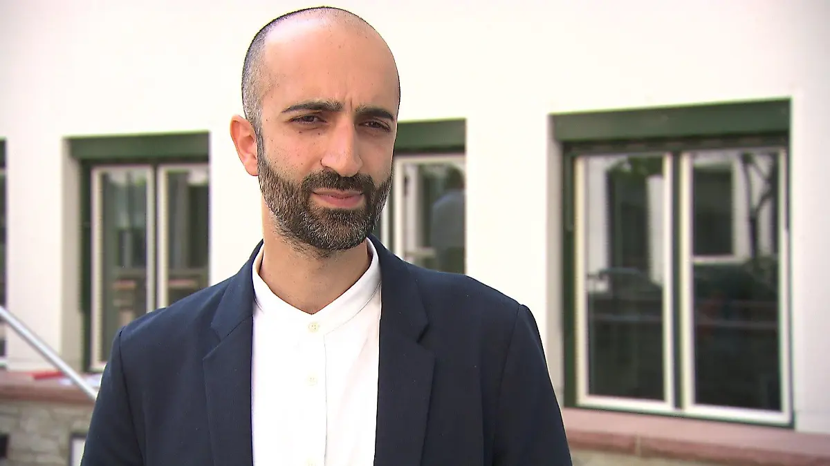 Dr. Cihan Celik kämpft als Lungenfacharzt und Oberarzt im Klinikum Darmstadt seit 2020 gegen die Corona-Pandemie.
