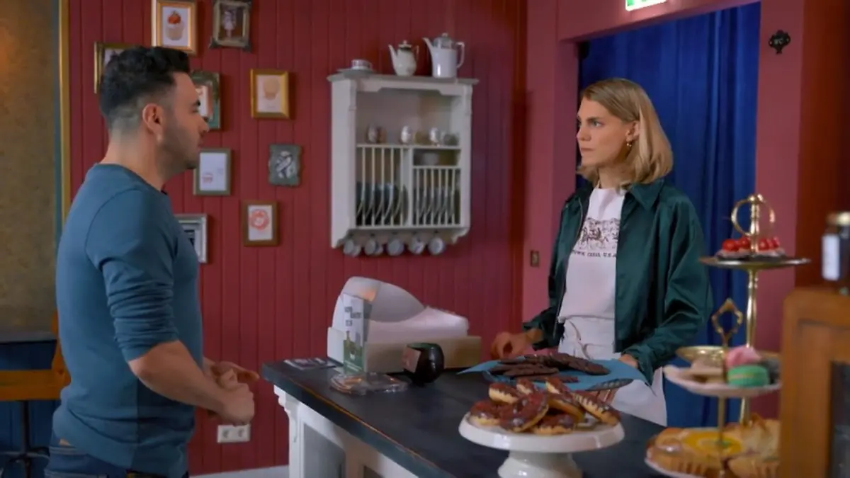 Easy versucht, Stella in eine Falle zu locken