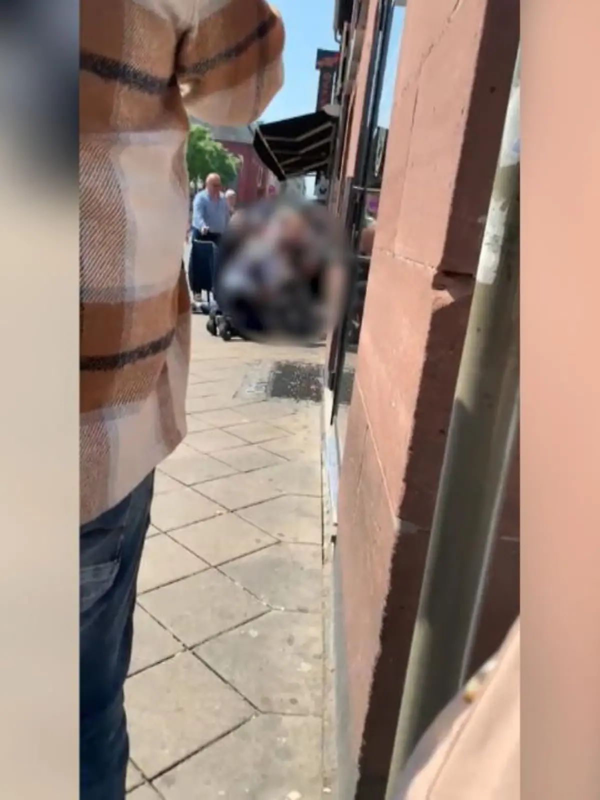 Er starb nach einer Polizeikontrolle: Am Montag ist in Mannheim ein Mann kollabiert und später im Krankenhaus gestorben. Nun ermittelt die Staatsanwaltschaft gegen die beiden Polizisten – wegen des Verdachts der Körperverletzung mit Todesfolge.