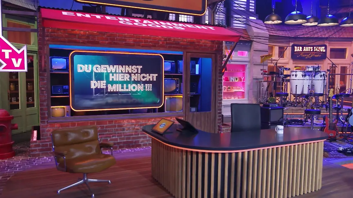 Wo Stefan Raab ist, darf ein Pult natürlich nicht fehlen!