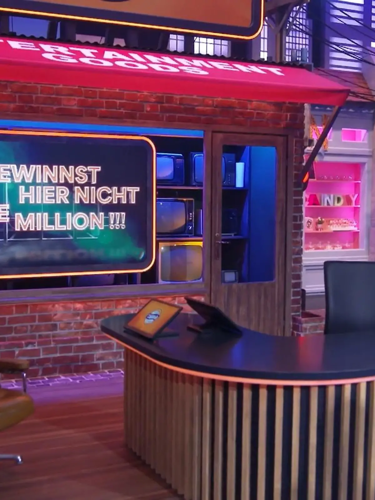 Wo Stefan Raab ist, darf ein Pult natürlich nicht fehlen!