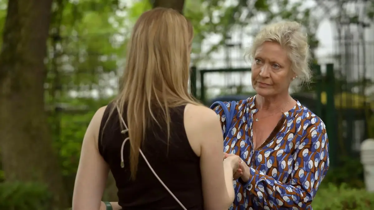 Jessica hilft der Klinikchefin aus der Patsche. 