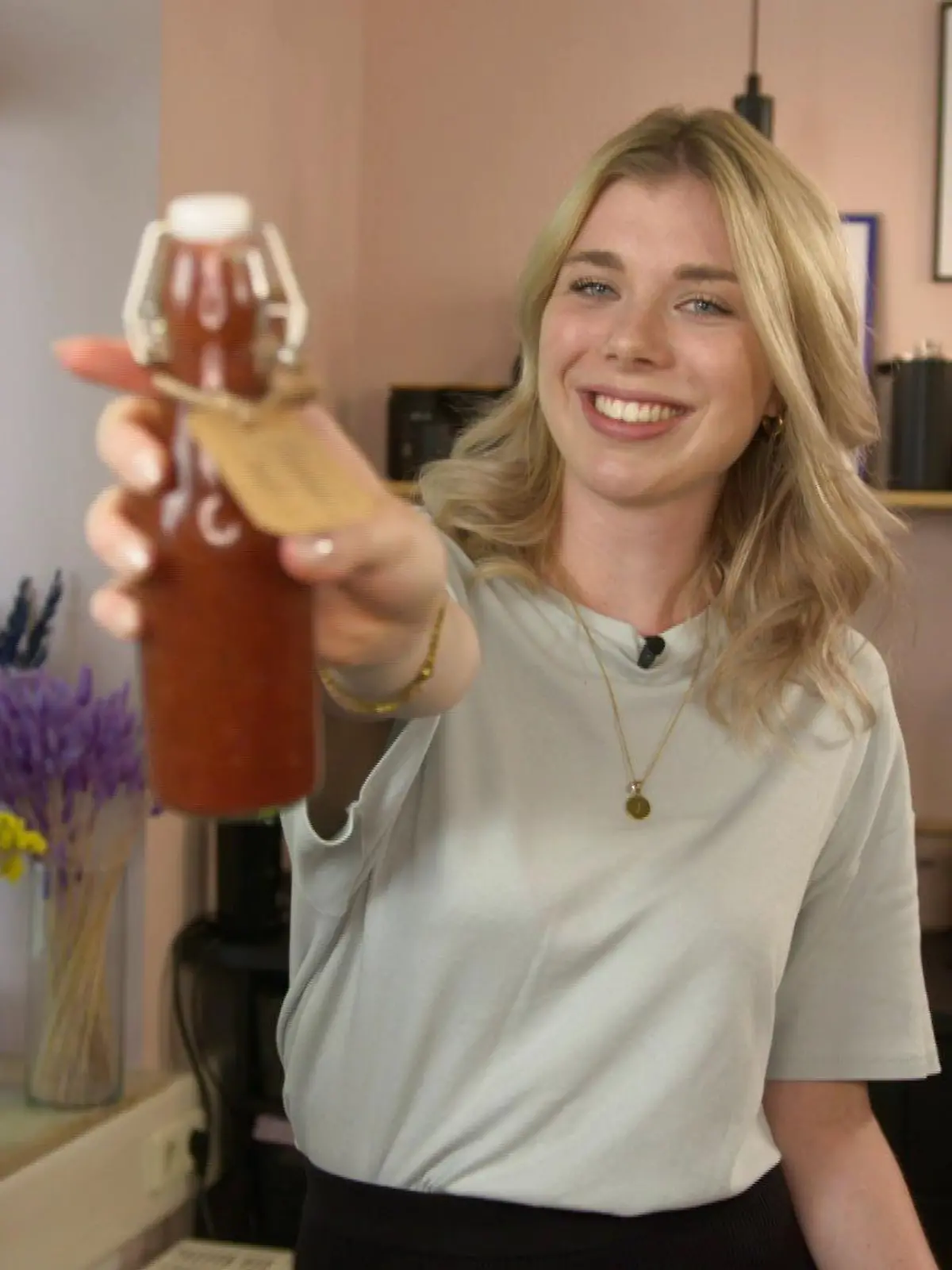 RTL-Reporterin Anny Adler kocht trendige Pflaumen-Rezepte