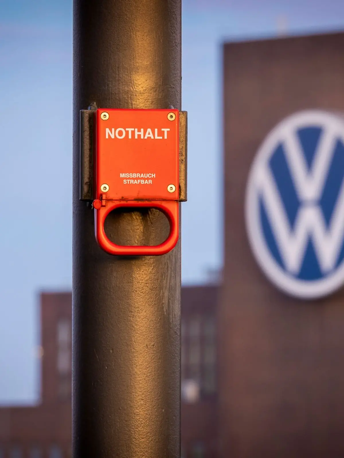 Bild zu: "Volkswagen könnte bis zu 30.000 Stellen abbauen"