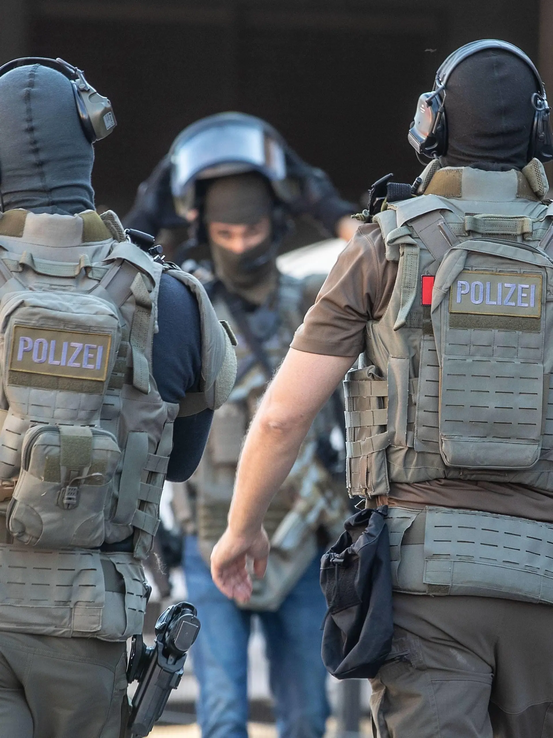 15.10.2018, Koeln , Geiselnahme in einer Apotheke am Kölner Hauptbahnhof am Breslauer Platz. *** 15 10 2018 Koeln Hostage taking in a pharmacy at Cologne main station on Breslauer Platz  