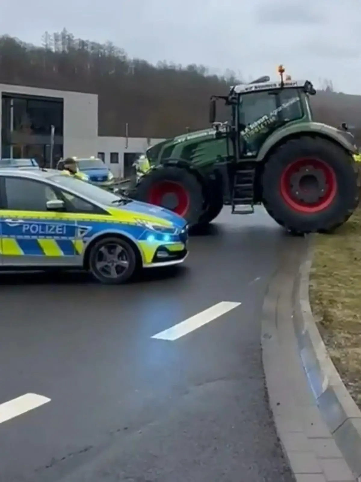 Bild zu: "Bauer nach Randale vor Gericht"