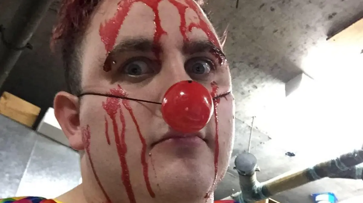 Benjamin Heels verkleidet als Horror-Clown.