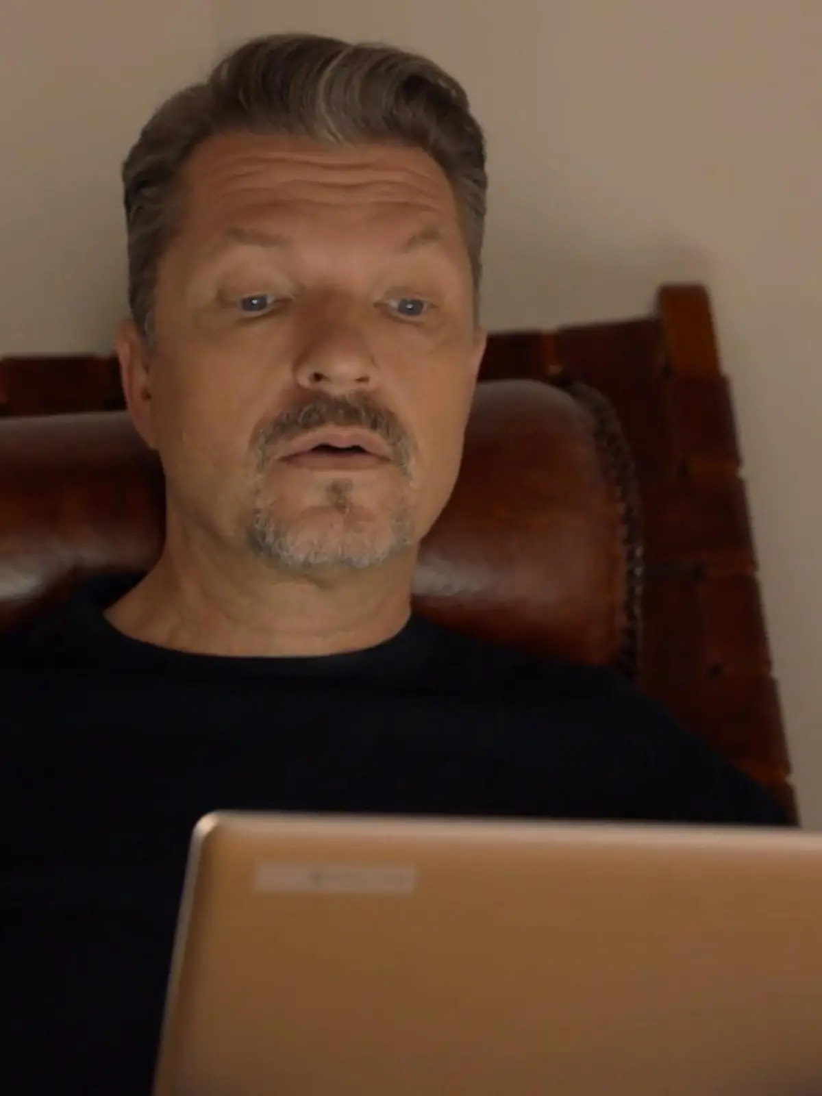 Lars braucht dringend Geld
